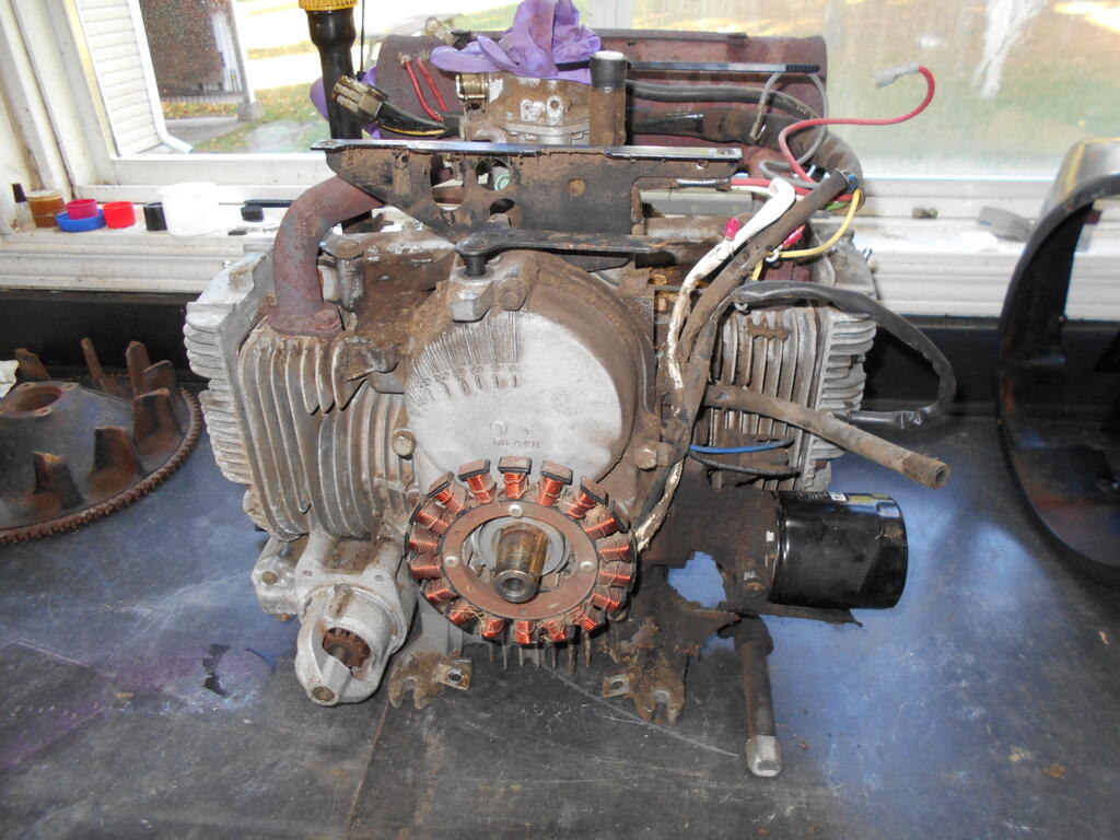 1809221461_Enginepartlydisassembledforcleaning2.JPG.7fc30d806996e9788fe942fbec7d4b89.JPG