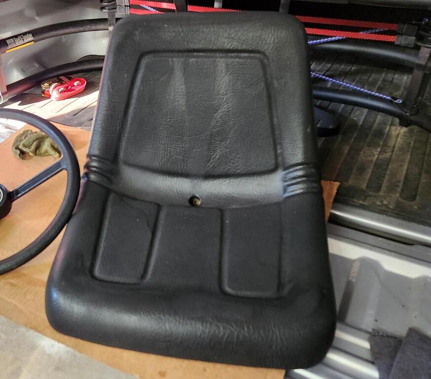 290707325_SeatandSteeringWheel.thumb.jpg.ebb5781bca3853a9f96b42ebe9e18cfa.jpg