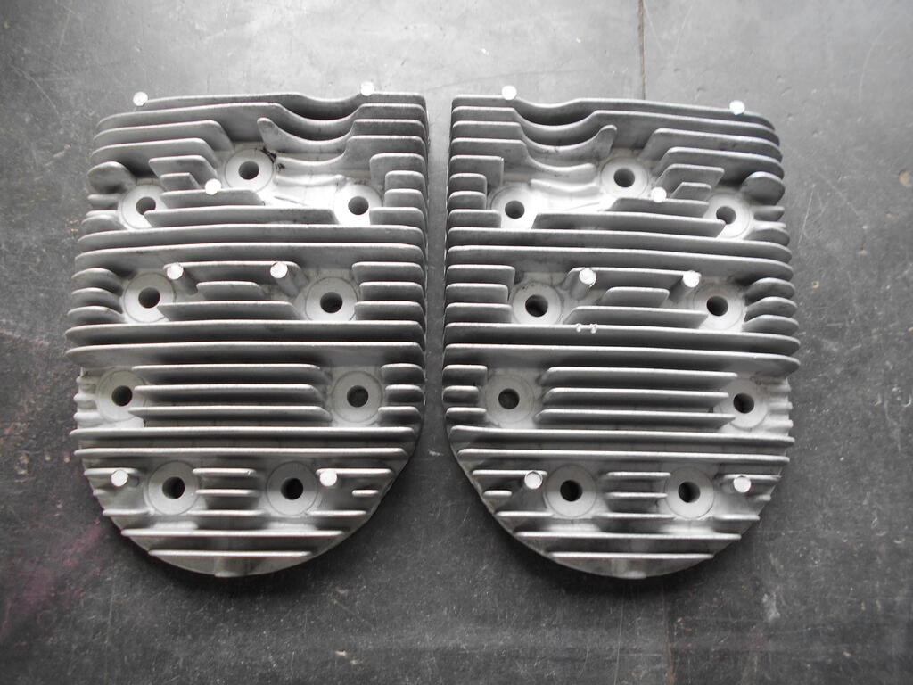 121033508_Beadblastedcylinderheads1.JPG.717c255921bee8e25c1315fb1b65fc9f.JPG