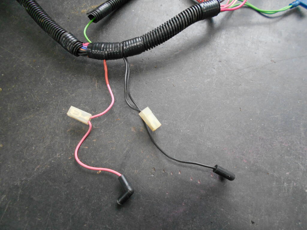 1110530132_Tractorwireharnesscomplete3.JPG.4bd48b8268c187b888a5d27d11d9e520.JPG