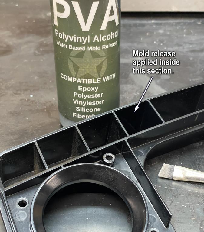 applying-mold-release-smaller-image.jpg.dd03160c364dac1650d8a1575aff3c99.jpg