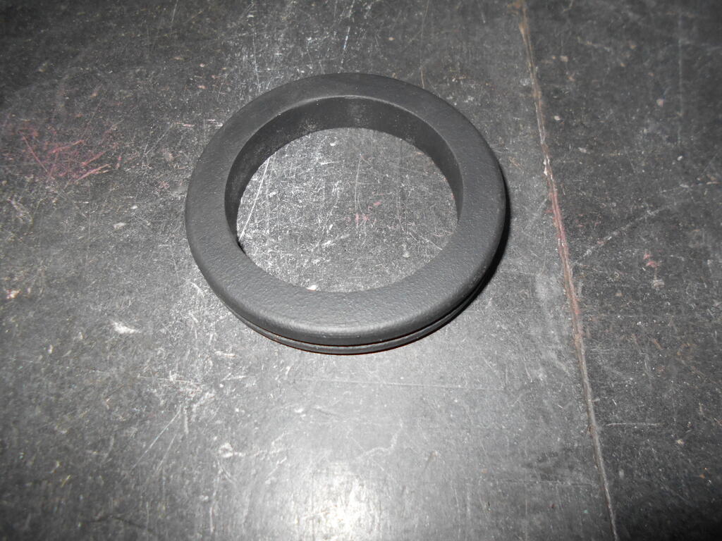 1105763221_Hydraulichosegrommetreadytobeinstalled.JPG.4567936fc87bfc44a698ee145c851f98.JPG
