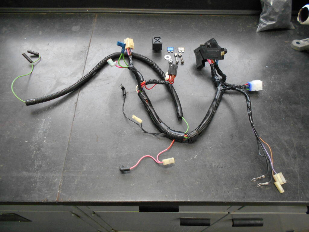 1161374311_Wireharnessreadytobeinstalled.JPG.3e0759fda7e6be1f98a2e963c0addfb8.JPG