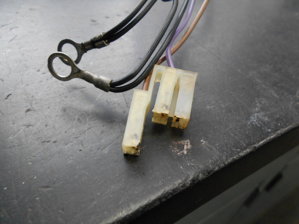 1250293487_PTOswitchconnectorgreased.JPG.9733cf531318a753973c1ad9334c240f.JPG
