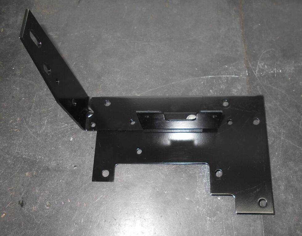 1305774199_Beltguardbracketandfuseholderbracketboltedtofrontcover1.thumb.JPG.512790ee7319c8ba95039a1c85ece4f1.JPG