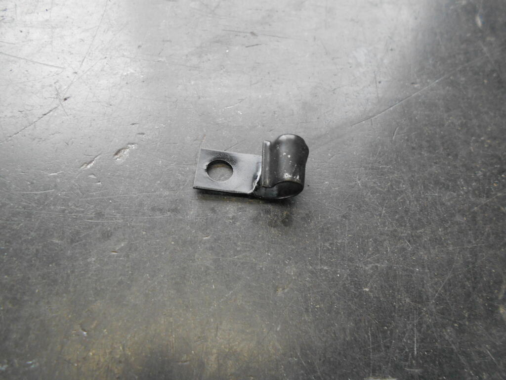 187540207_Throttlecableclipreadytobeinstalled.JPG.545516a07d2463904d0be5622d5c3ebf.JPG