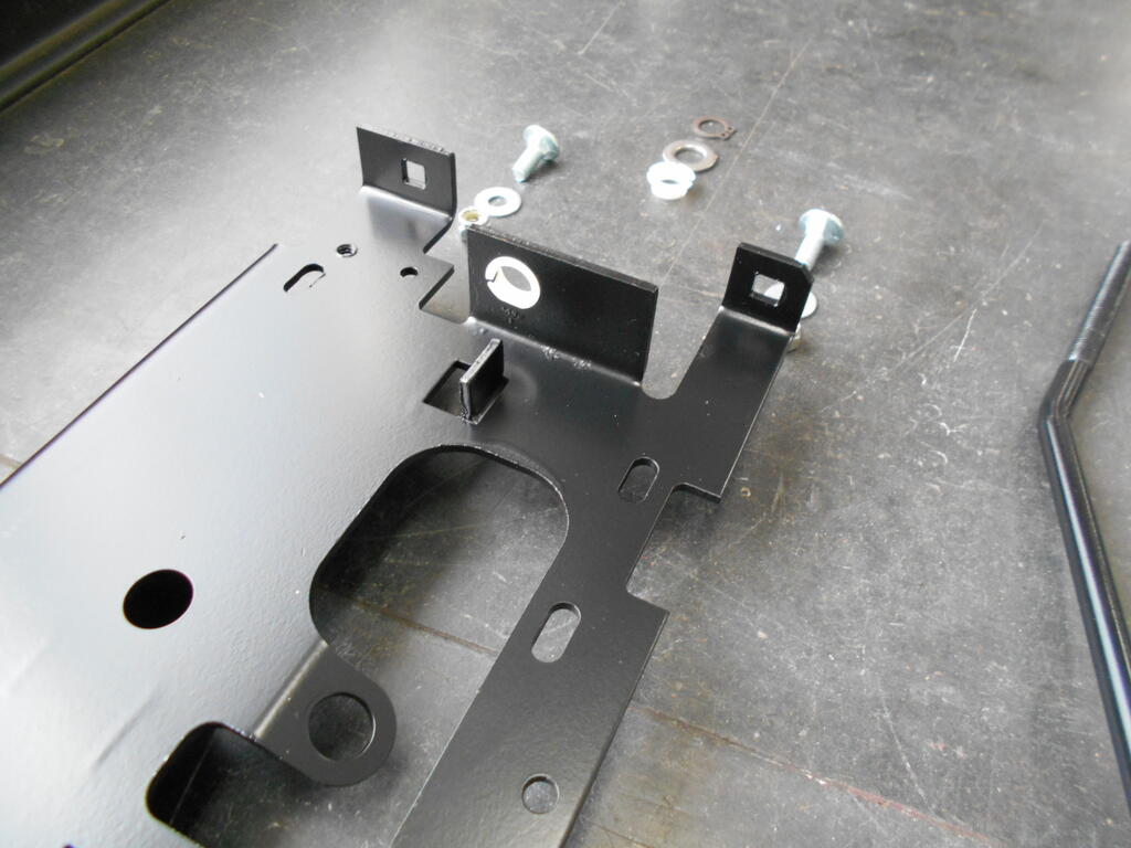 1890333282_Nylinerbushing5983installedintobatterysupportbracket.JPG.dace048d158c3280992cf7fc7dd771ea.JPG