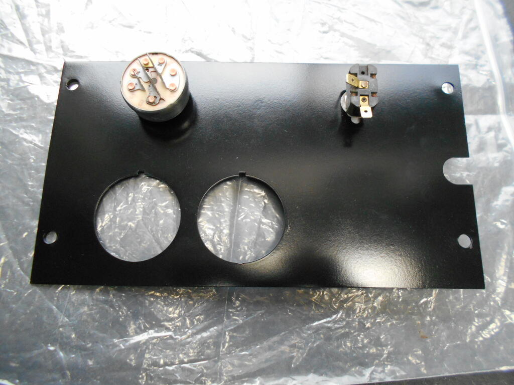 484483195_Ignitionswitchinstalledontohoodstandplate2.JPG.ce672a4ece12d1a9b8f467b8ece8a27f.JPG