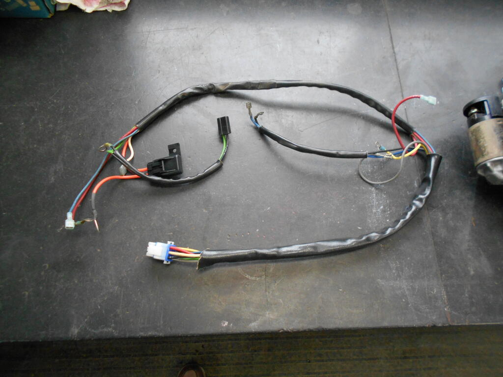 636142157_Enginewireharnessreadytoinstall.JPG.c76a28730d78189518d7dccf5ee744b5.JPG