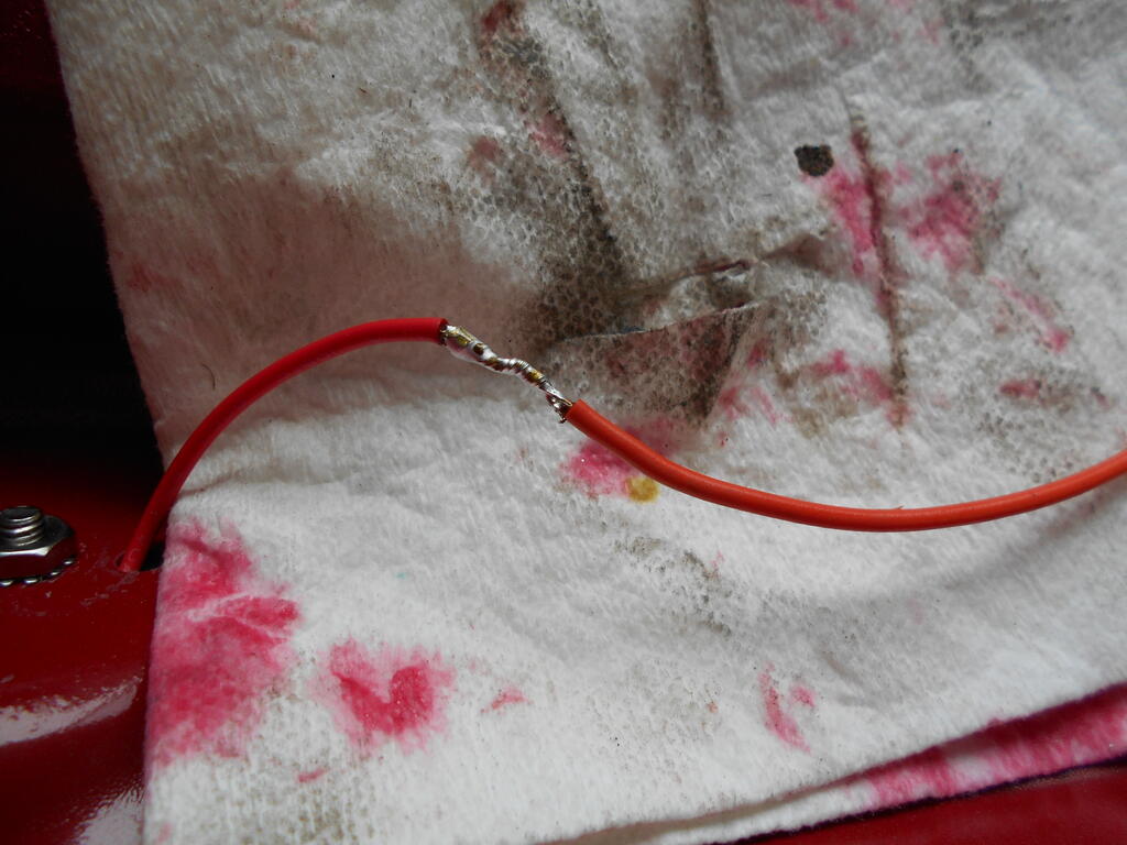 1024965112_Taillightwiresoldered.JPG.c733bd73ec419113ce9d4882ec89dda1.JPG