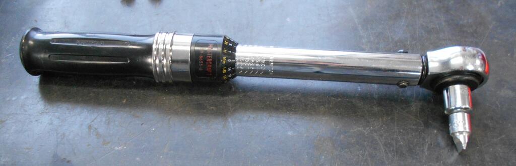 1245926449_Torquewrenchusedtotorqueflatheadscrews.JPG.db6a3e0830d89893dc8bfabde718f8bc.JPG