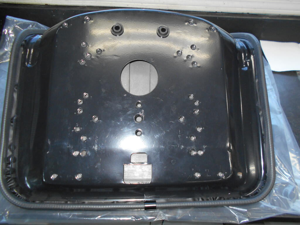 1980250151_Seatbottomshowingmanymountingpoints.JPG.989b6d8f6f82a85a68eb2233c16760a8.JPG