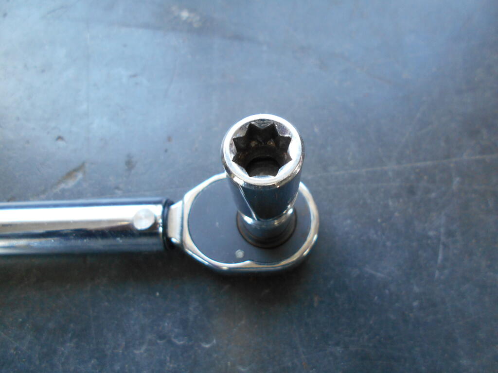 1982674665_3-8inch8pointsocketusedtotorquehubsetscrews.JPG.74c89430df63a86986fa2c4c70ceb53d.JPG
