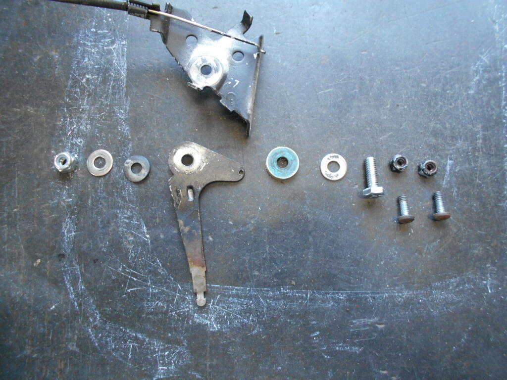 25863206_Throttlecabledisassembled1.JPG.47e42b8ead24c2d3390b820c297bb098.JPG