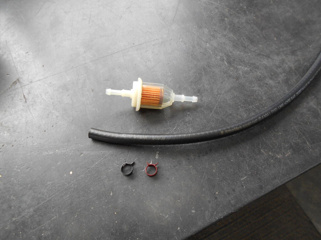 359641694_Fuellinefrompumptofilterandfuelfilterreadytoinstall.JPG.33a6e0076d98421e6894a9a4e161aabf.JPG