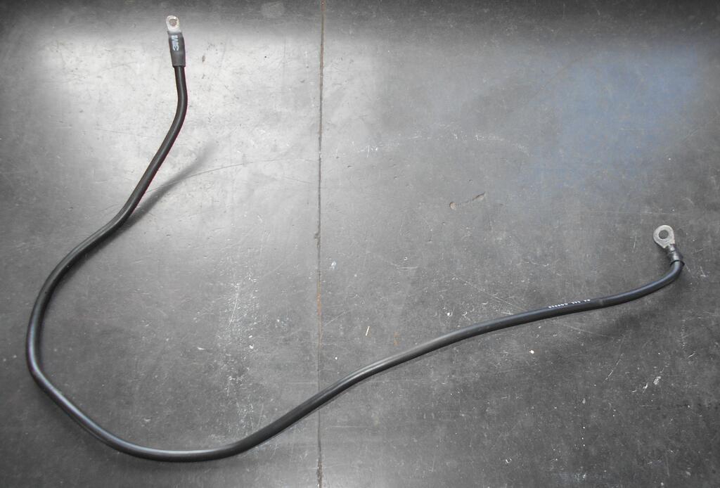 58764333_Positivebatterycablereadytobeinstalled.JPG.8cd515bb127098775bf5b290058de8e4.JPG