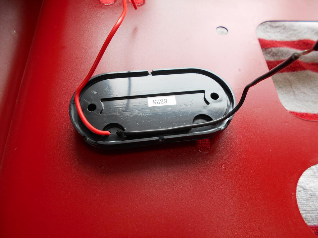 796386699_LEDtaillightshowinghowwireshadtoberoutedtositflat.JPG.b2b8cb8adf1a63b921269ac1d611999a.JPG