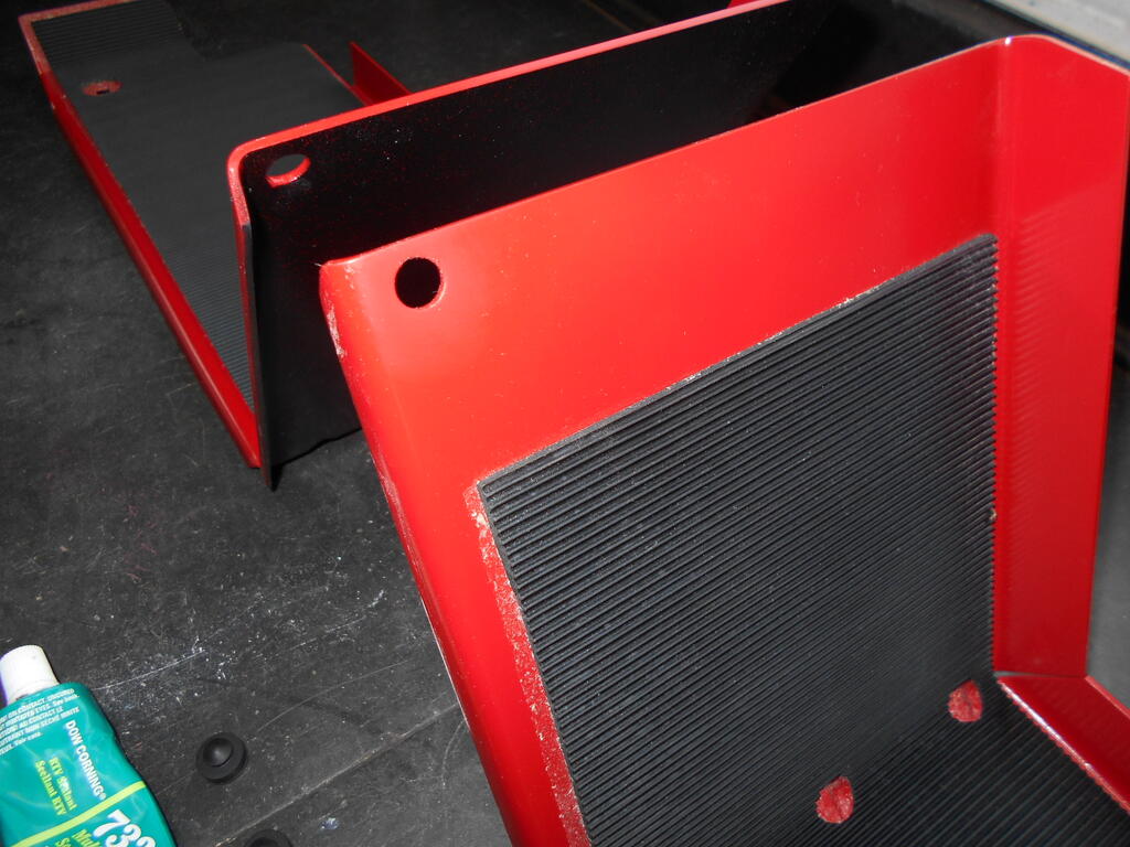 88480041_Footrestsreadyforrubberbumperstobeinstalled1.JPG.d80dd95d1c7ac706798d9e521809fc75.JPG