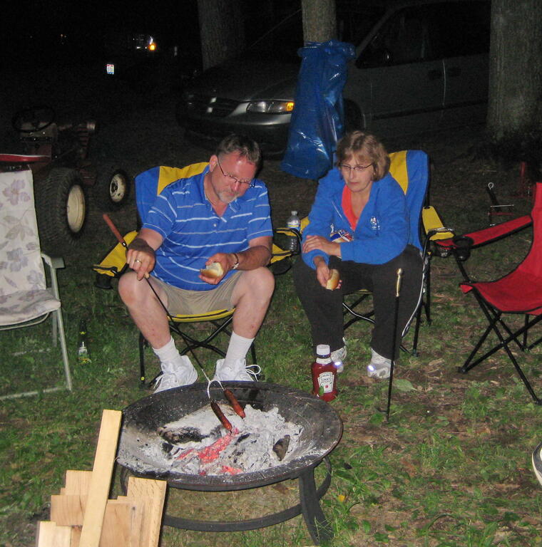 1186520763_DukeMJWHCC2010campfire.JPG.0cbef74226231fe75e8f2c55e6d090fd.JPG