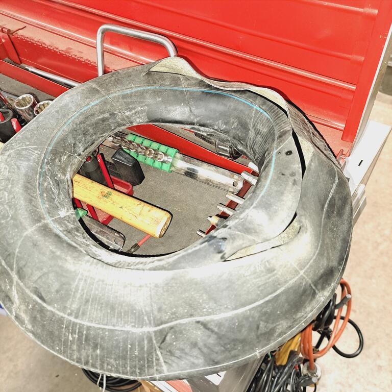 918530968_tubesplitopen.jpg.0dd38edea7495ca144e3003494189aed.jpg