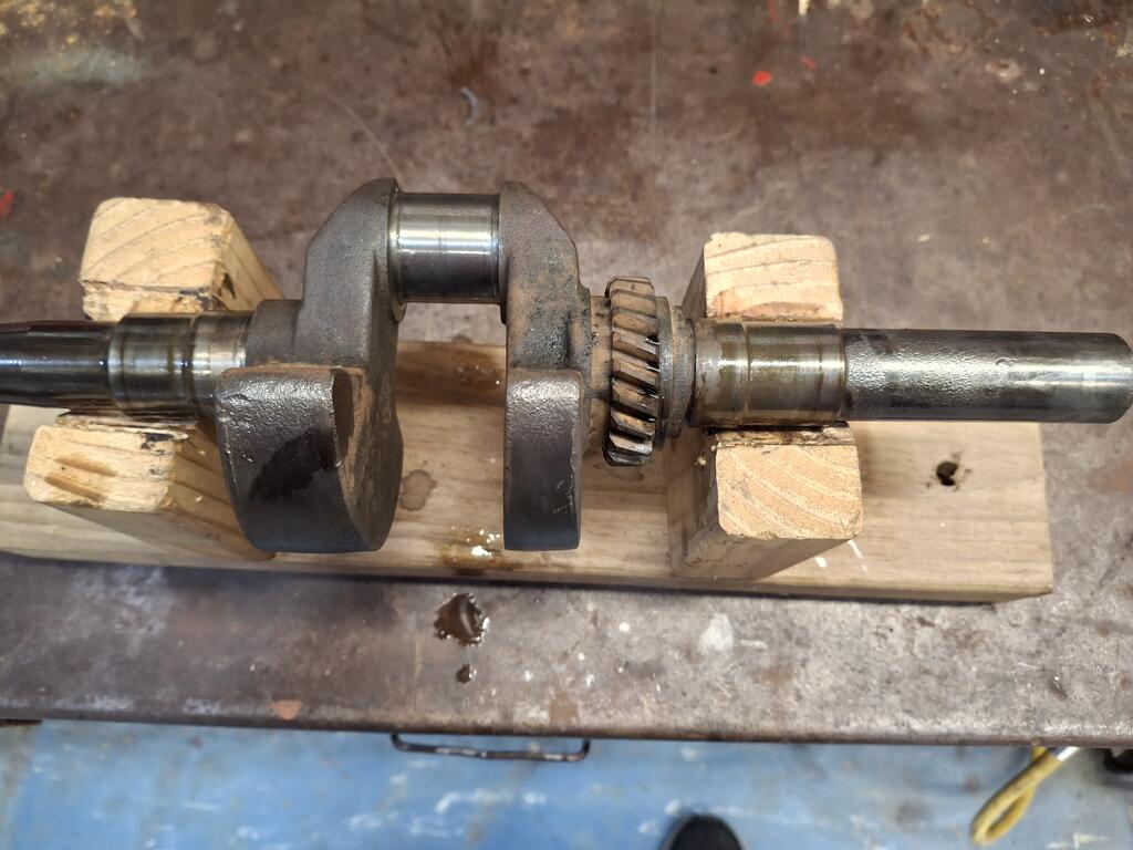 crank_3.jpg.37693b65a3eef1fc79e46828cd323b5b.jpg