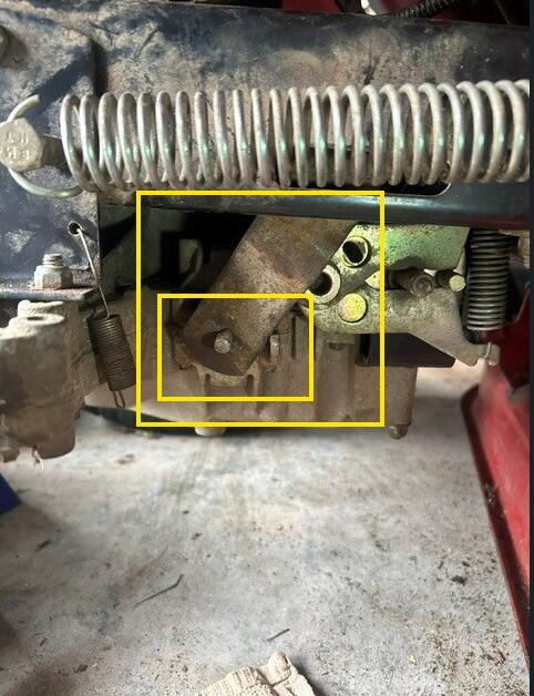 384756937_WheelHorseBrake-pic1-noted.jpg.b688fa63e79785685b41ab90482a8a41.jpg