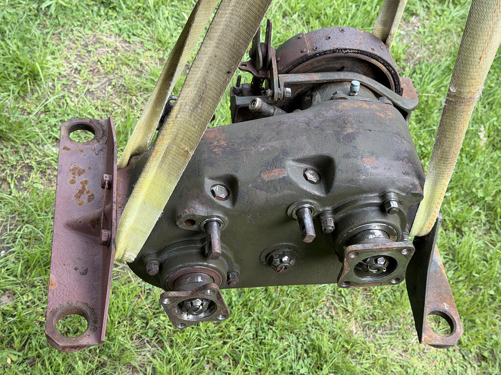 transfer-case-before-overhaul-1-smaller-image.jpg.babd30ec5338064741f94d7324fd8503.jpg