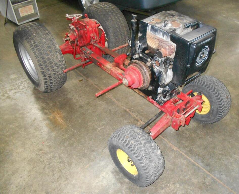 2118797111_Tractortorndown1.thumb.JPG.b8fd3d34fec731f9fe80d453e1529b6d.JPG