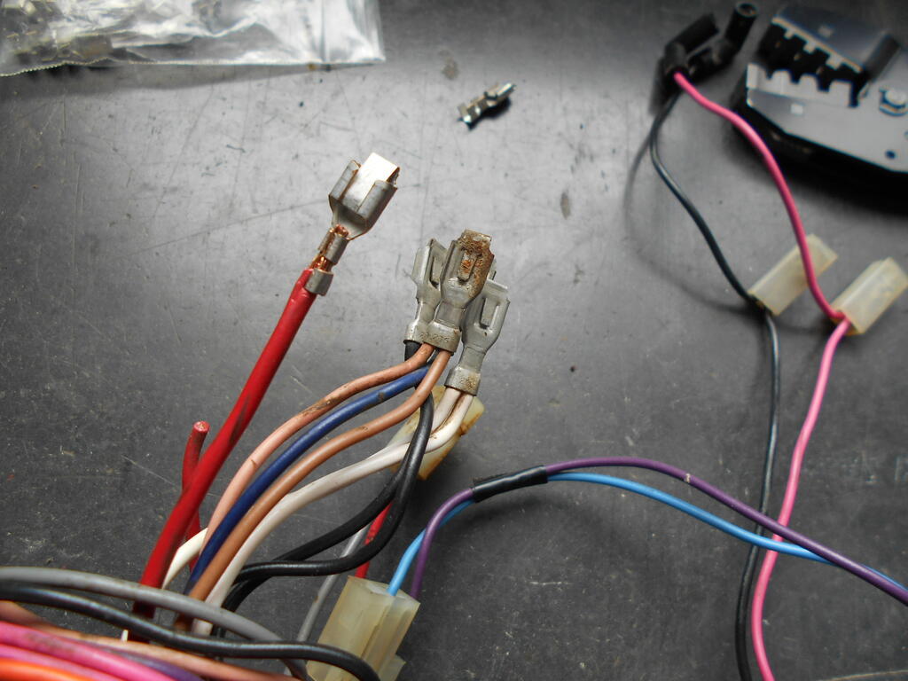 614091325_Newbatteryterminalatignitionswitch.JPG.6136319ac24b227f23835c921ab3b996.JPG