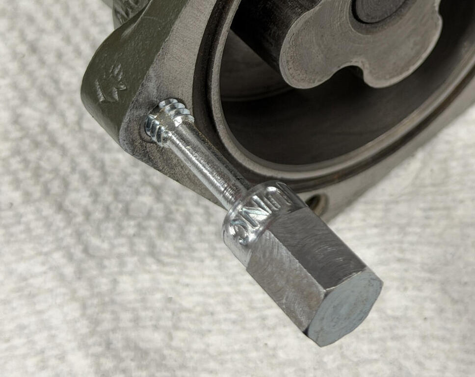 oil-pump-chasing-threads.thumb.jpg.67ccc75bfa855c7ad5d1788946bbce58.jpg