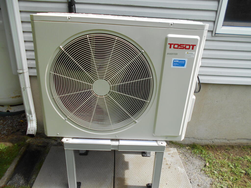 1127100283_Heatpumpinstalledjustneedscoversonchargelinesinstalled4.JPG.87ac50c15054cc20439d4da87ee6203a.JPG
