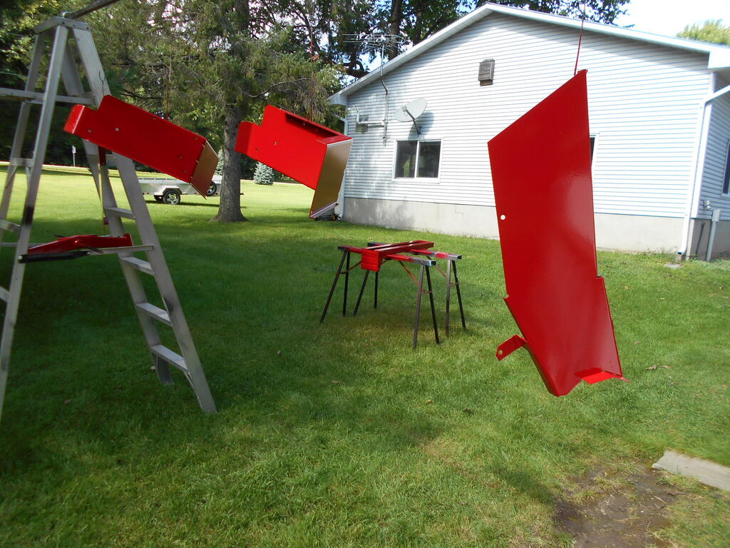 1336448329_Footrestsandsidecoverspainted2.JPG.ab23910f01705945686f9c187870eb90.JPG