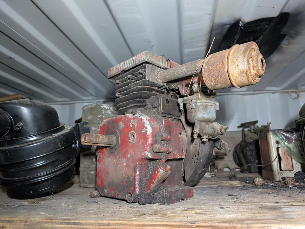 Engine_in_Barn.thumb.jpg.2f2a235e7a8477ea0589641894ab4f64.jpg