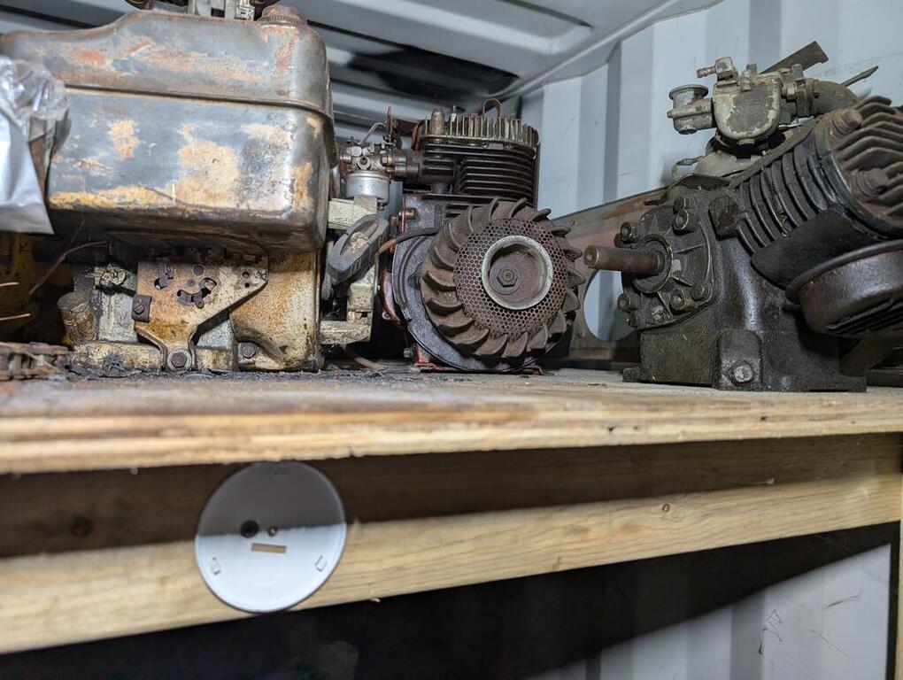 Engine_in_Barn_no_cover.thumb.jpg.3ecbb9d1c40feca05d534aee7b4d70e1.jpg