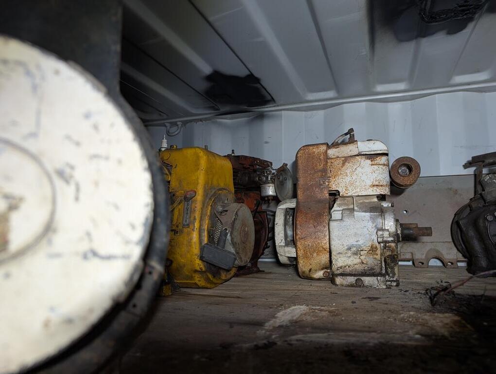Engine_in_barn_Techumsey.thumb.jpg.e1178d1c656a2d5d208579ca553ab0fb.jpg
