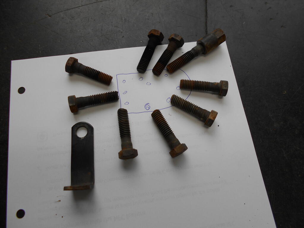 1197426924_Cylinderheadboltsasremoved.JPG.367062e84cb0f5d92b14b33017e61821.JPG