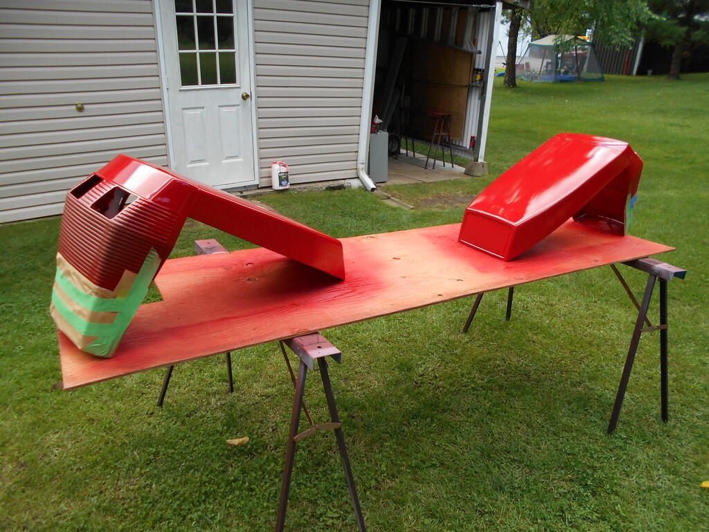 1535212517_Topsideofhoodspainted.JPG.00a25ecbeae2deed2a4dcb14ea3d5557.JPG