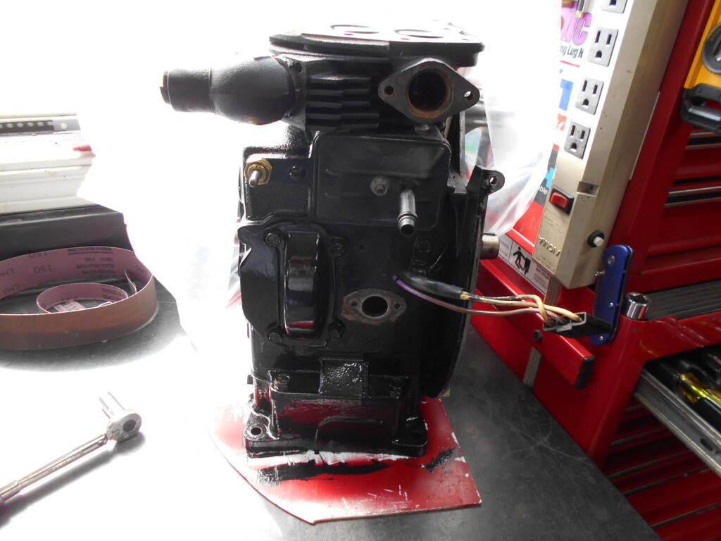 1541542535_Valvecoverandbreatherassemblyinstalled2.JPG.dd9da079bb9130b0d72e0dfbb65d992c.JPG