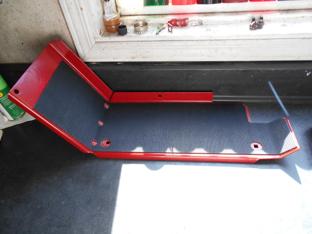 236853135_Footrestpadinstalled2.JPG.65006adc4bbd191d1358cd4c6ef6b23a.JPG