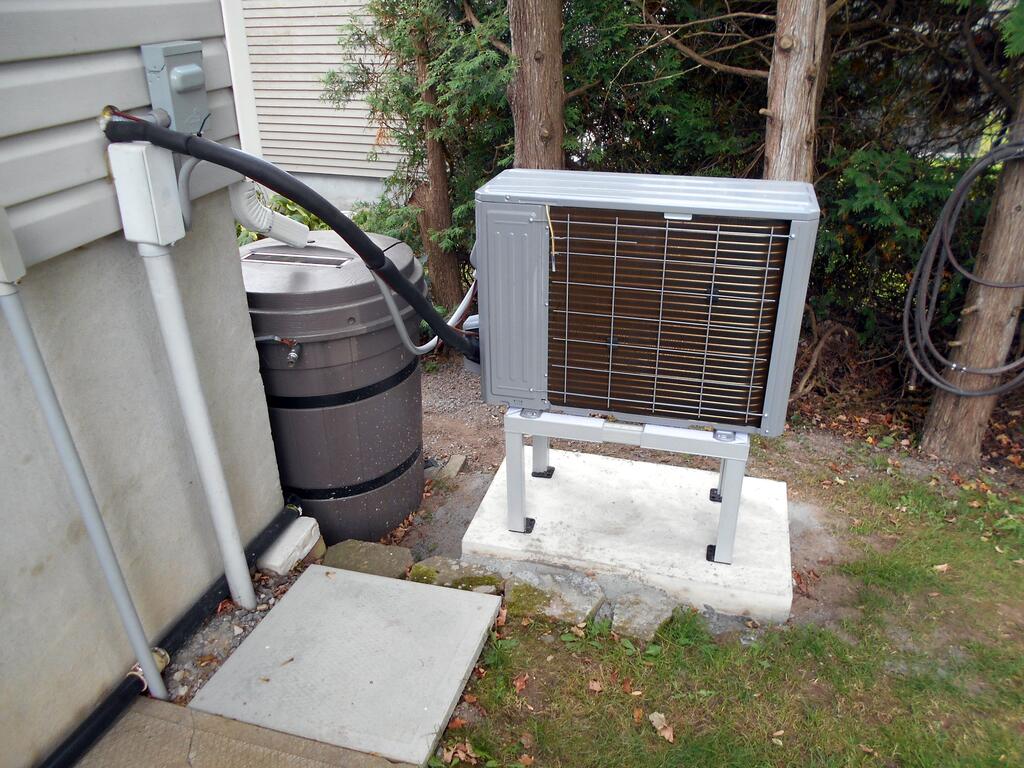 2_ton_heat_pump_house_outside_nearly_complete_1.JPG.a2bb2603688e4441e0cccf689e905db4.JPG