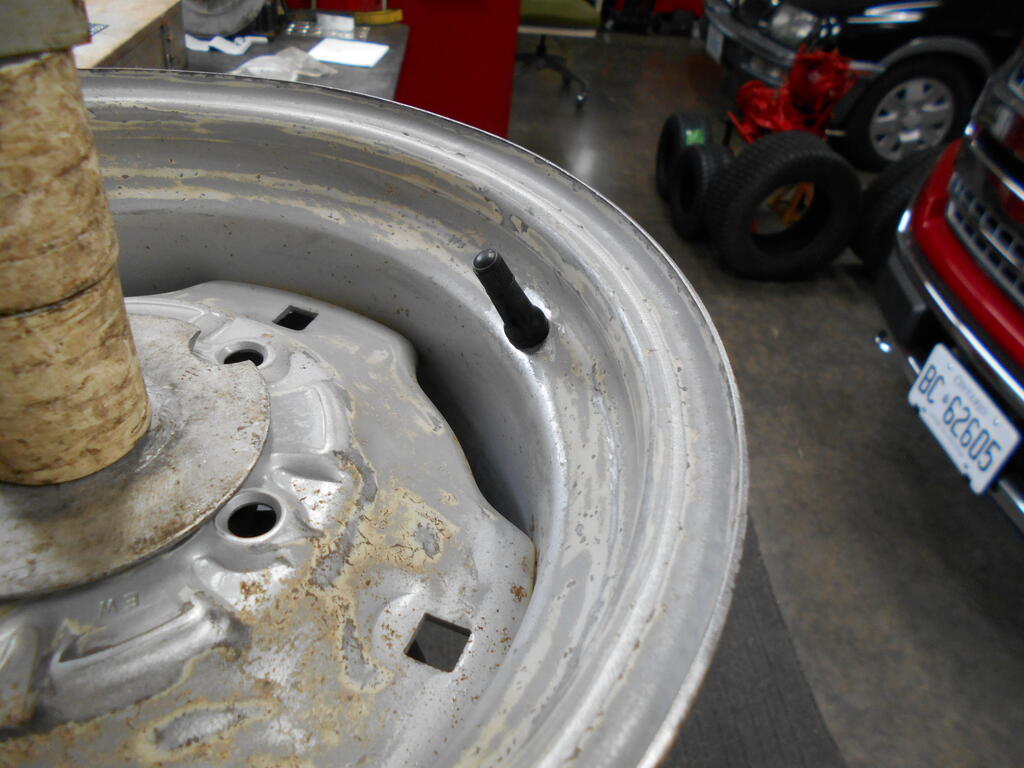 446641583_Valvesteminstalled2.JPG.744074ab0e779cdee981b076a5ed0e42.JPG