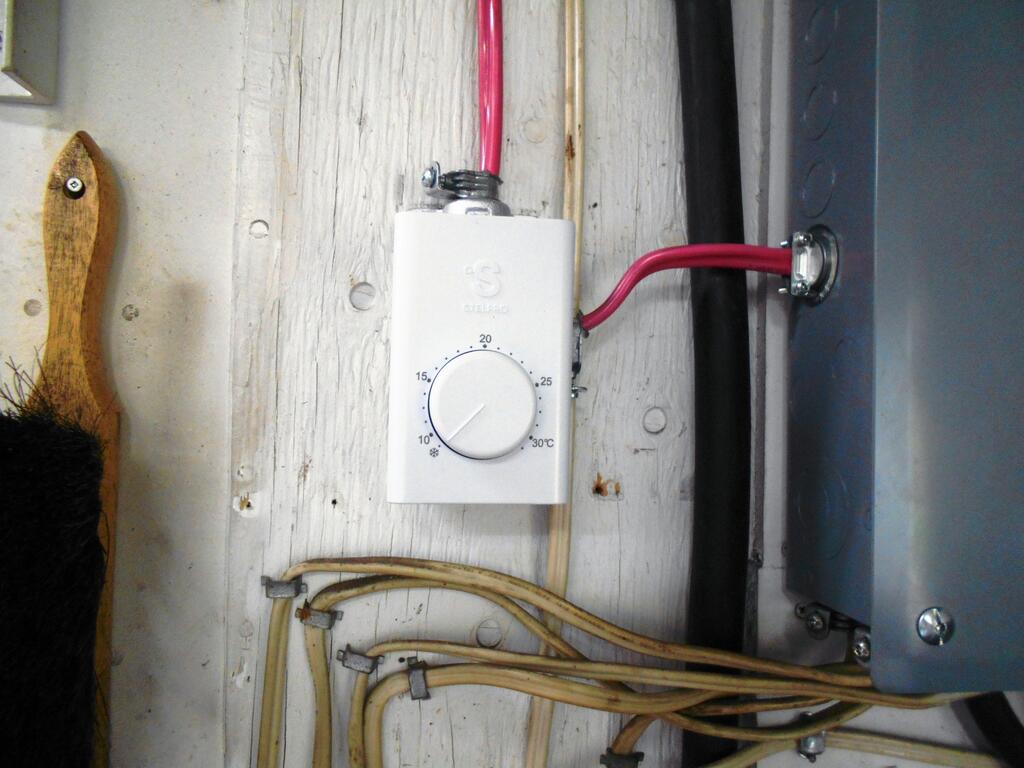 5000_watt_backup_heat_for_garage_thermostat.JPG.3a7cf4dd92cc4c07837f23dd0c80cfb1.JPG