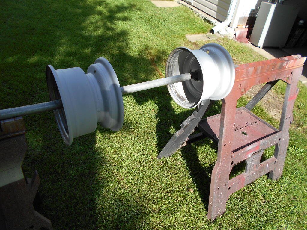 804954714_Frontwheelswirewheeledsandedandprimed3.JPG.4386afb8550040f6d95c7678a0afe396.JPG