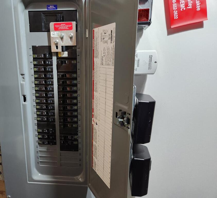 Breaker_Interlock.thumb.jpg.a0a93e969c99107e8571a9f9fc745efc.jpg