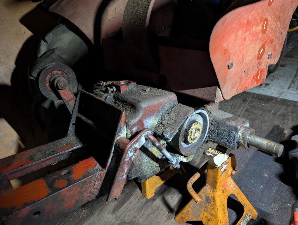 Wheel_hubs_removed.thumb.jpg.46f1ac0f72afe0541ab0552368ab0c3a.jpg