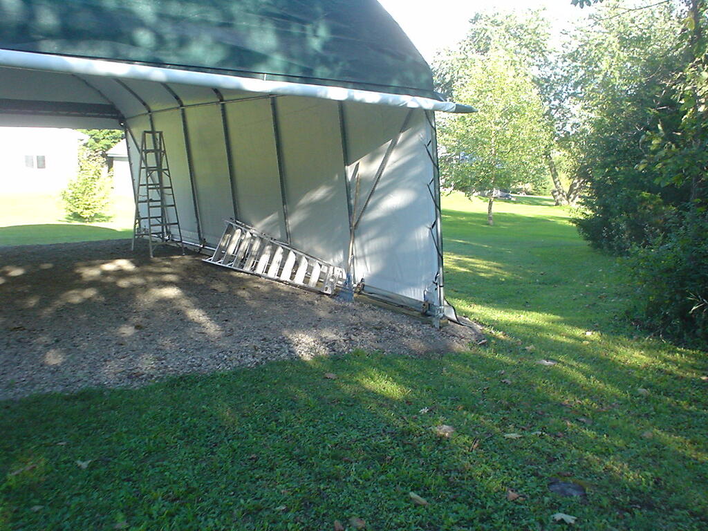 1796691189_Newgarageonwoodwithcablesburied4.jpg.3b7173a294cd744e0a48c74ce6de5bff.jpg