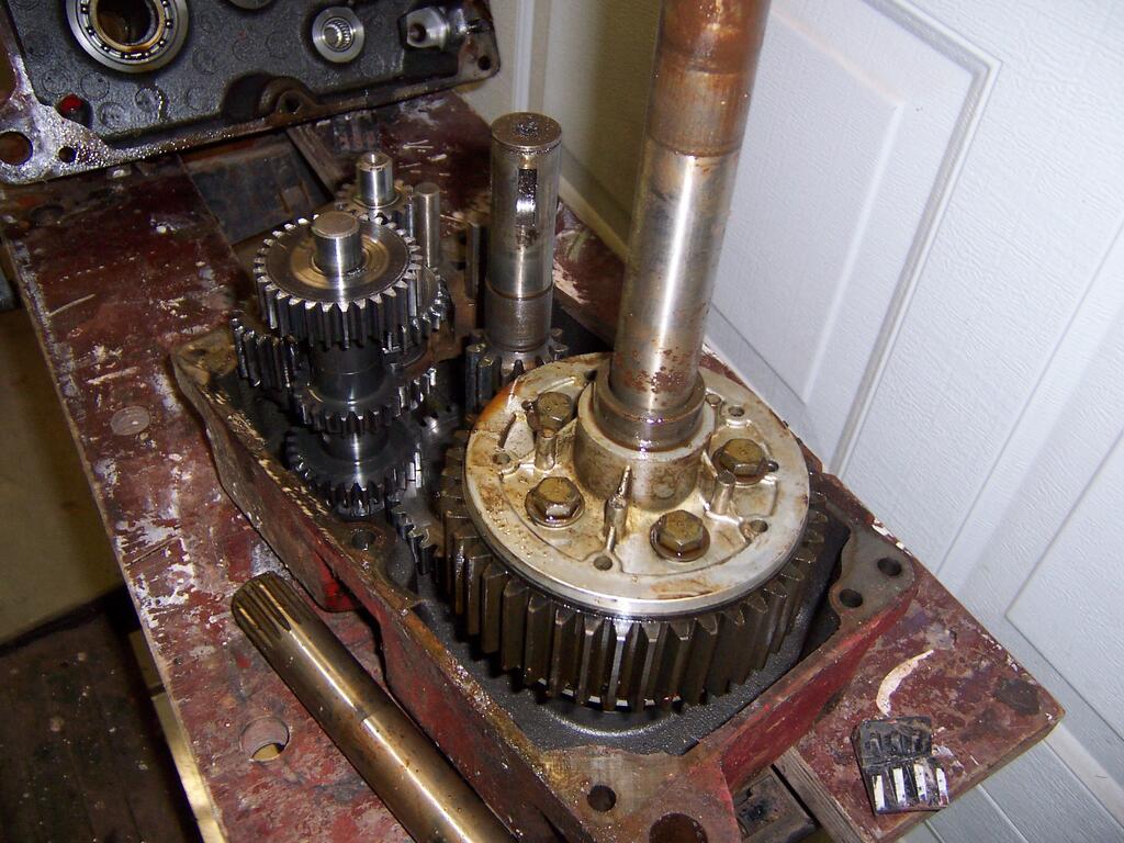 1840583407_WheelHorsetransmission002.JPG.1891f2d5b1679ae42f2ff649a6cad83d.JPG