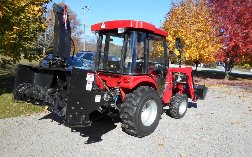 1955068173_Snowblowerontractor20261.JPG.f3c180089af44a9d83f199fdd7b4f282.JPG