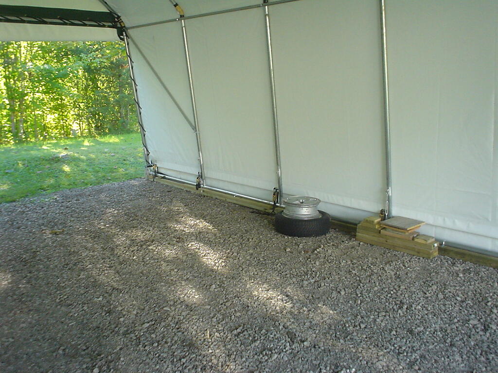 575983279_Newgarageonwoodwithcablesburied3.jpg.ee1b1c5c820352eb4744c2e9ae576c34.jpg