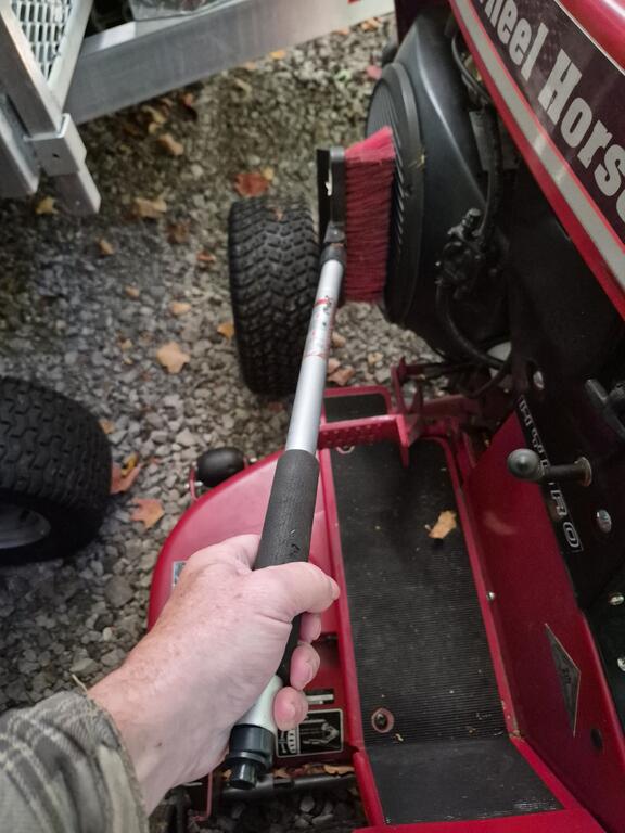 Brush_in_use.jpg.6bbcd4205c2207262166674839a57027.jpg